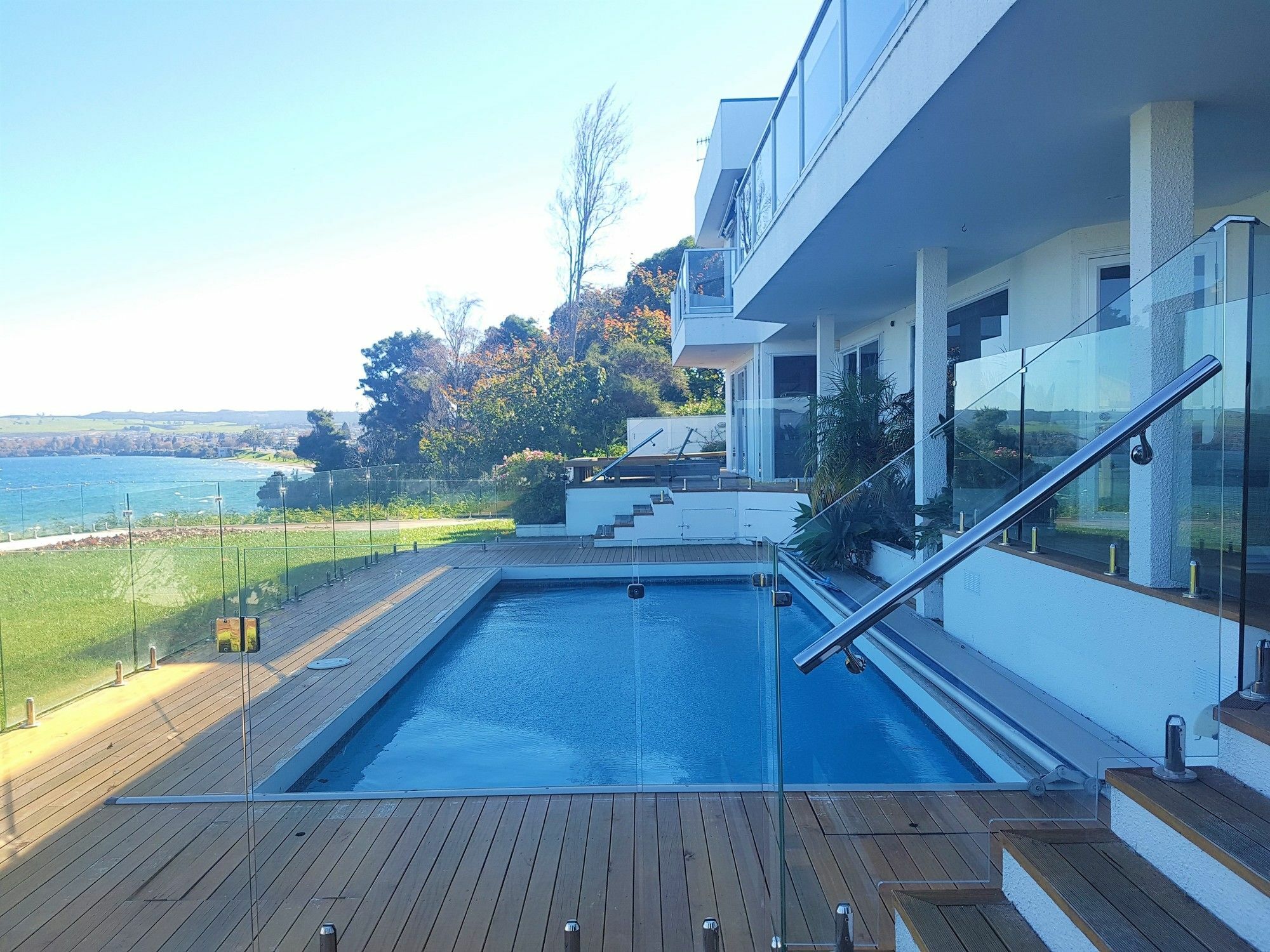 Spectacular Lakefront Home Taupo Bagian luar foto