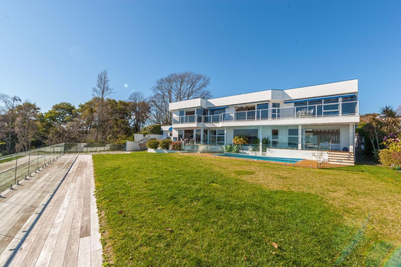Spectacular Lakefront Home Taupo Bagian luar foto